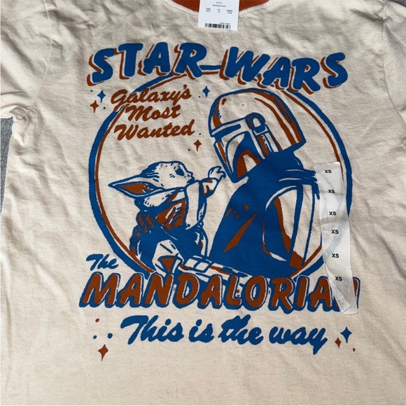 Star Wars Mandalorian Short Sleeve Shirt - Picture 2 of 3